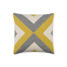 Load image into Gallery viewer, Grinda Square Pillow
