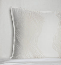 Load image into Gallery viewer, Melba Bedding Set
